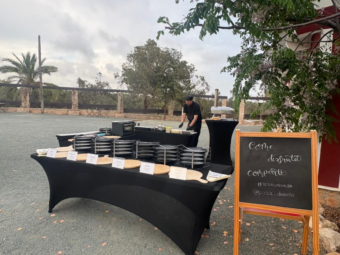 Catering para bodas en Alicante recena pizza